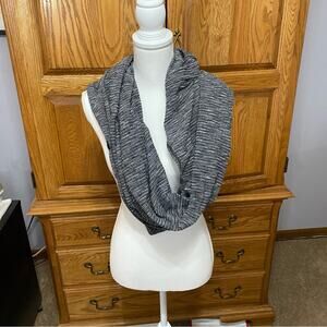 Lululemon Vinyasa Scarf Gray White Stripe Wrap Snap Infinity Soft One Size Shawl